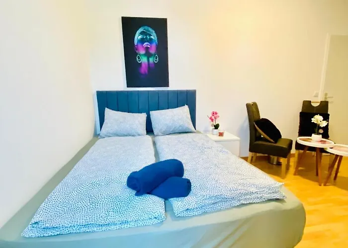 Cozy 3br Apartment, 6 Minutes To The Train Station דירה וינה