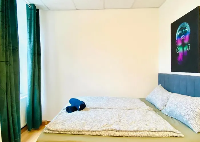 Cozy 3br Apartment, 6 Minutes To The Train Station * וינה