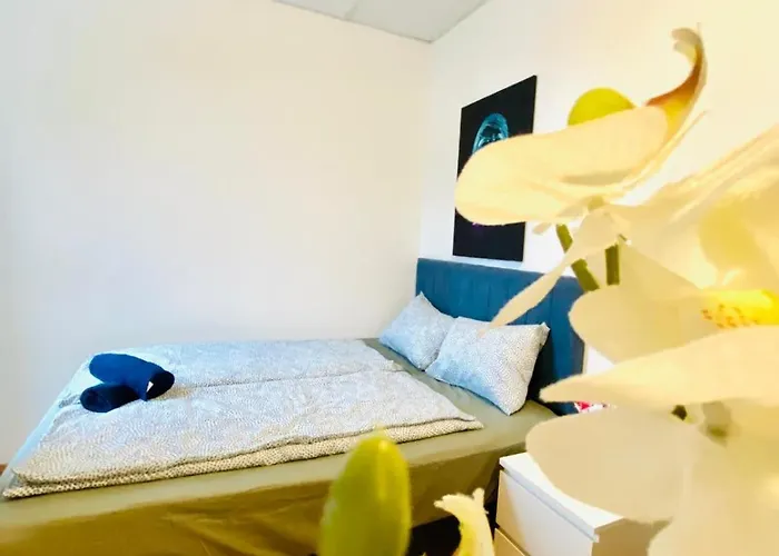 Cozy 3br Apartment, 6 Minutes To The Train Station דירה וינה