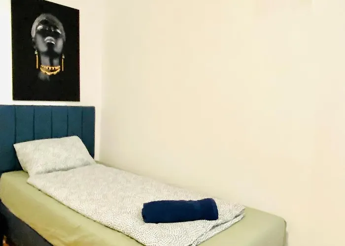 Cozy 3br Apartment, 6 Minutes To The Train Station *