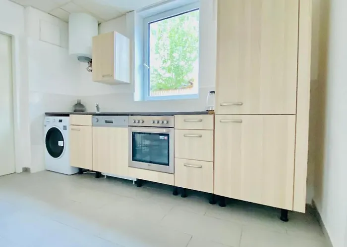 Cozy 3br Apartment, 6 Minutes To The Train Station וינה