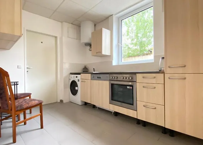 Cozy 3br Apartment, 6 Minutes To The Train Station *